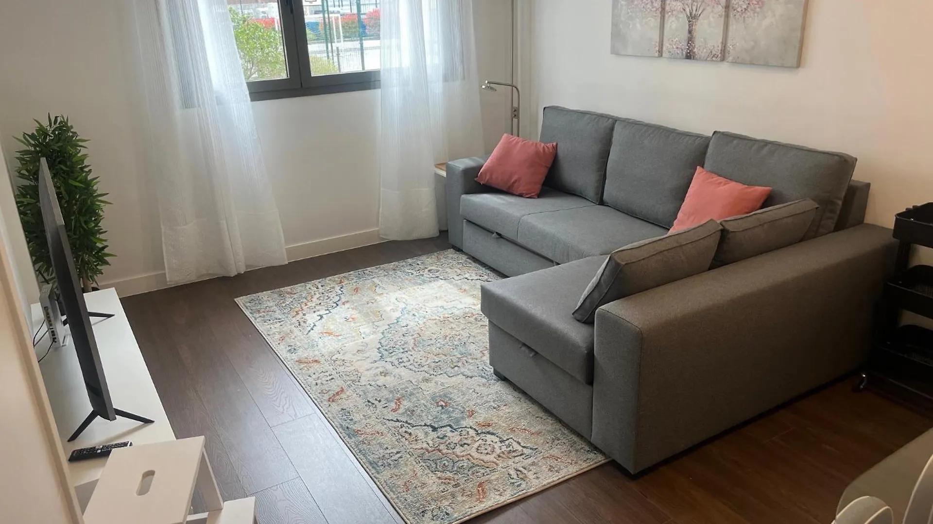 Valdebebas Con Garaje Gimnasio Y Piscina Apartment Madrid
