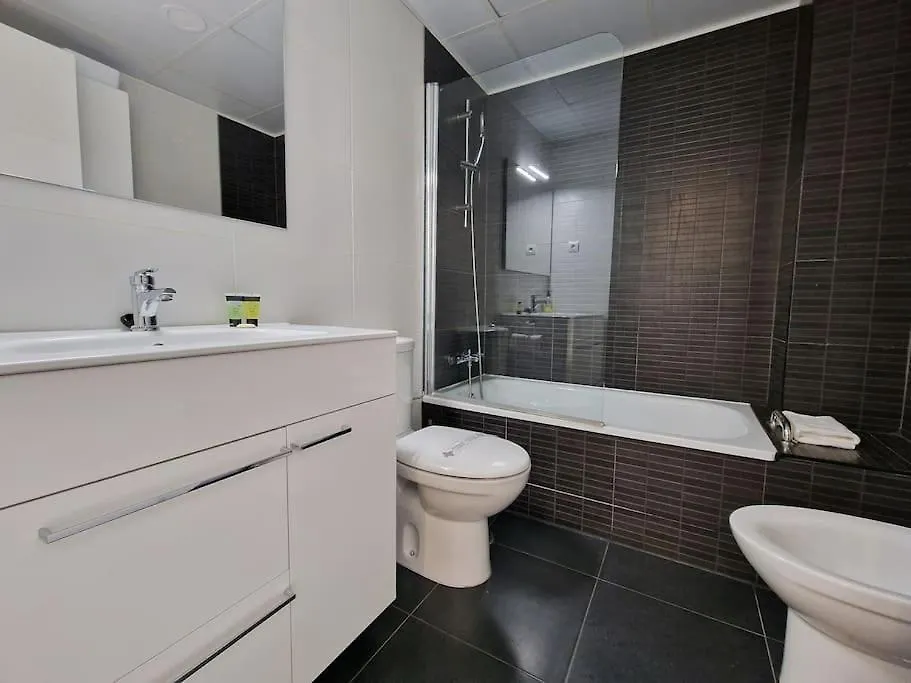 Valdebebas Con Garaje Gimnasio Y Piscina Apartment Madrid Spain