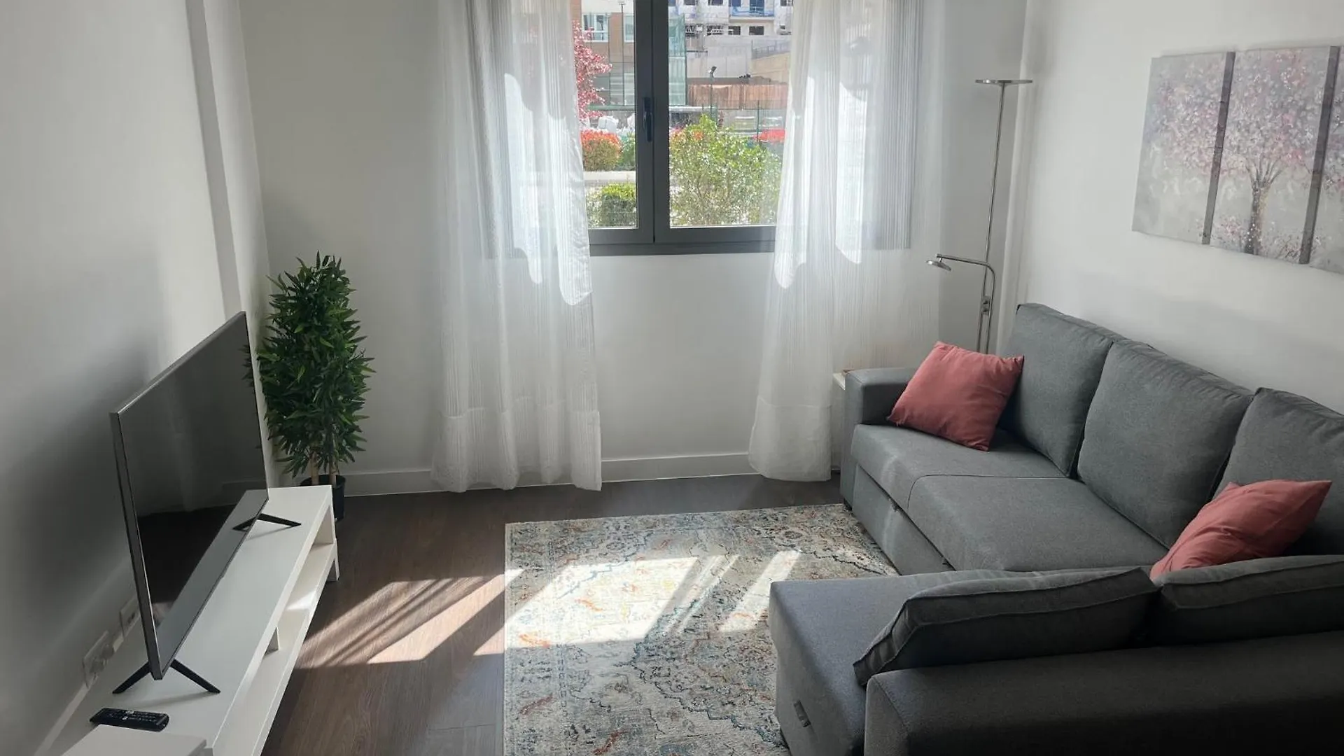 Valdebebas Con Garaje Gimnasio Y Piscina Apartment Madrid 0*,  Spain