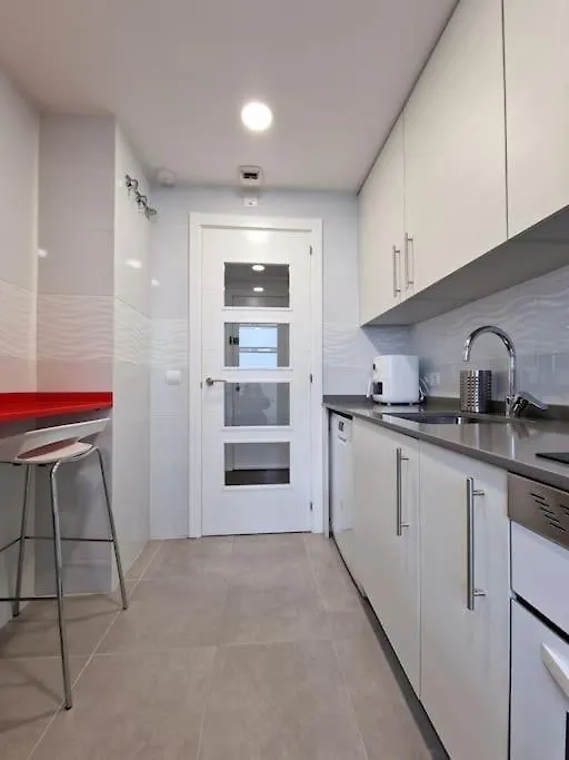 Valdebebas Con Garaje Gimnasio Y Piscina Apartment Madrid 0*,  Spain