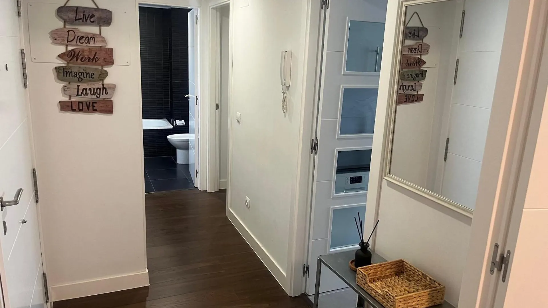 Apartamento Valdebebas Con Garaje Gimnasio Y Piscina Madrid España